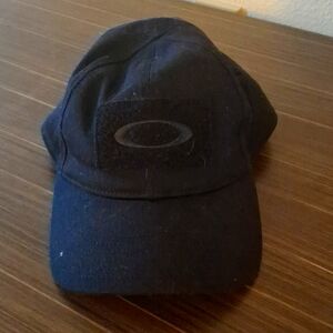 Oakley hat